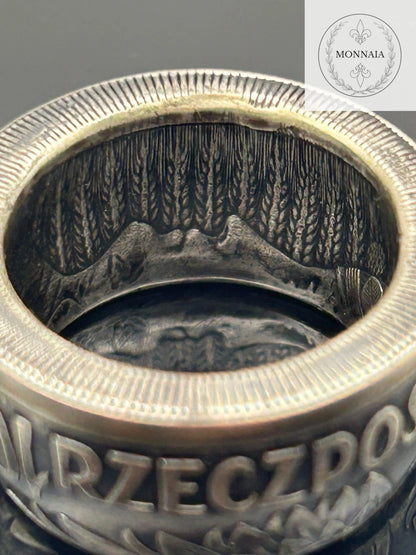 Bague pièce de monnaie 10 zloty Reine Jadwiga en alliage d'argent 750% Monnaia, bijou artisanal unique avec inscriptions historiques.
