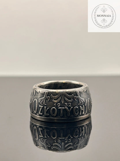 Bague pièce de monnaie 10 zloty Reine Jadwiga en alliage d'argent 750% Monnaia, bijou artisanal unique avec inscriptions historiques.
