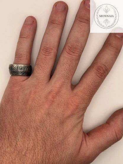 Bague pièce de monnaie 10 zloty Reine Jadwiga en alliage d'argent 750% Monnaia, bijou artisanal unique avec inscriptions historiques.
